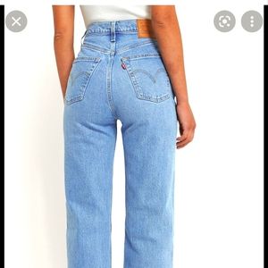 Levi's Ribcage Straight Jeans (size 26)